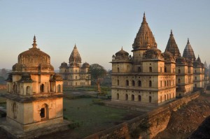 small_Cenotaphs_in_Orchha